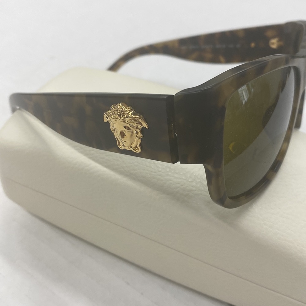 VERSACE 
Medusa icon shield sunglasses - Picture 4 of 4